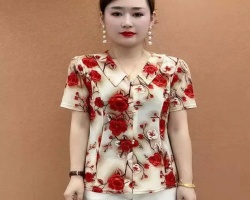 时尚减龄小衫
